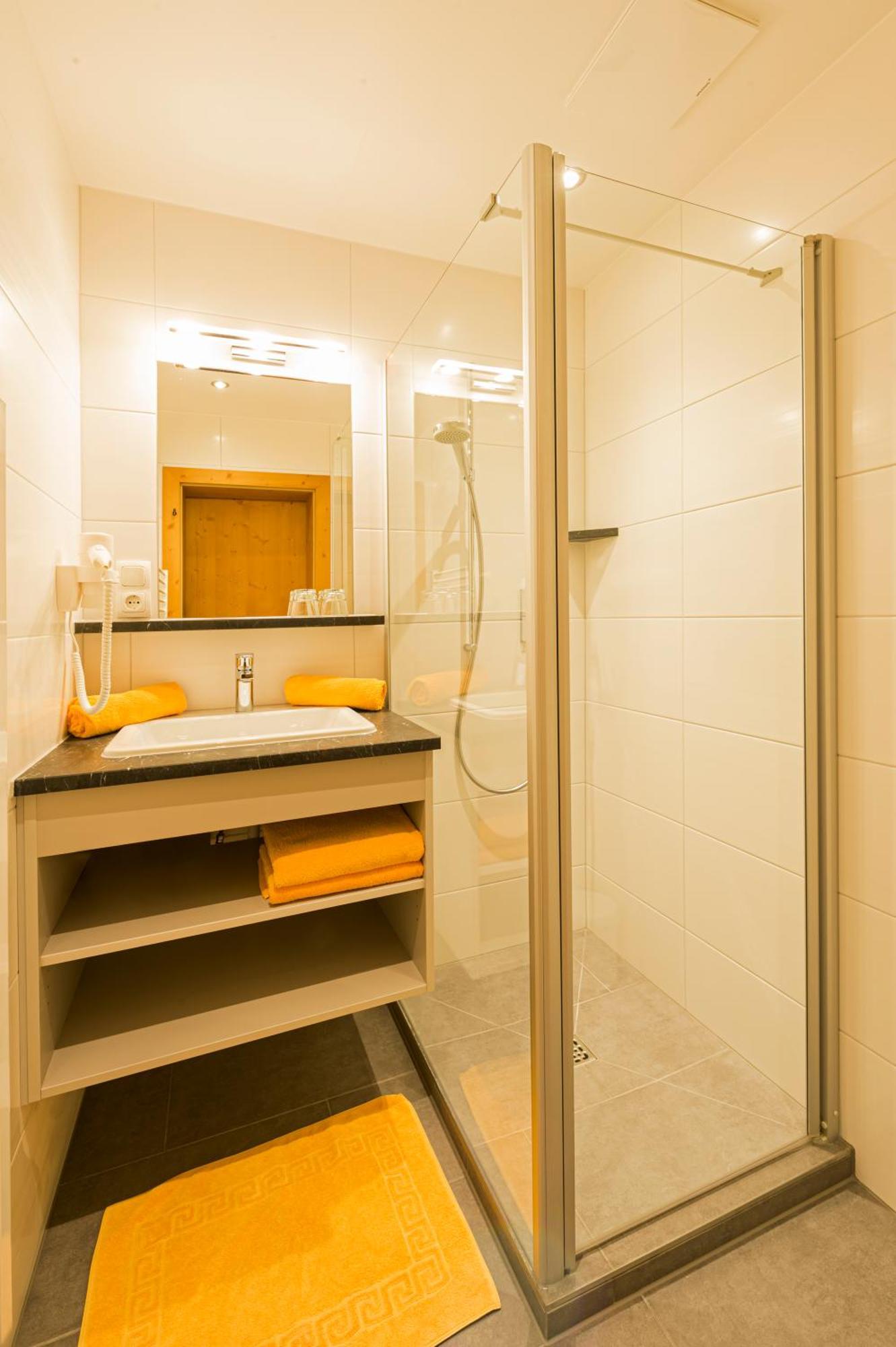 Apartments Tirolerhaus Kössen Habitación foto